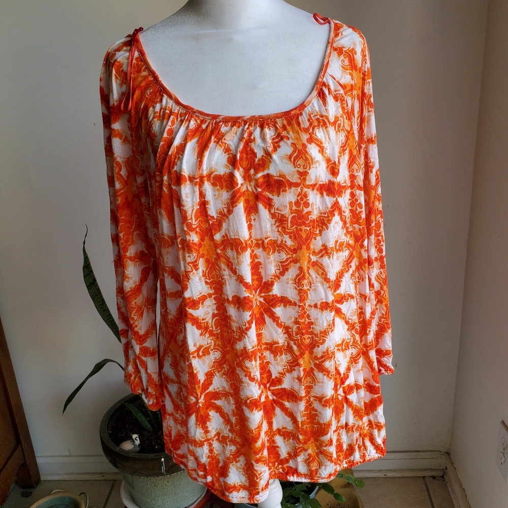 Michael  kors. Women  top long sleeve  sz L.